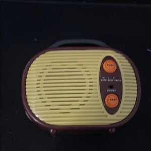 Retro Portable Radio - Yellow and Brown